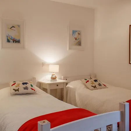 Crettamour By Interhome בקתה ויסונה